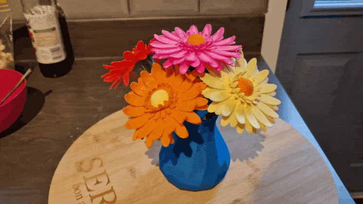 Bó hoa Gerbera nhiều màu kèm bình cắm - Image 1
