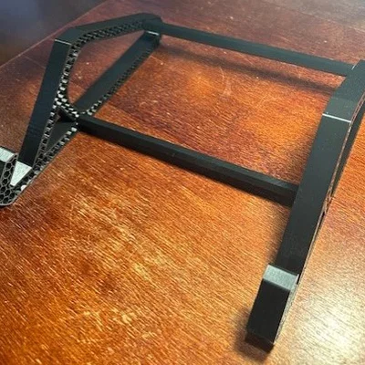 Remix: Kệ đỡ laptop có thanh nối (connecting rods)