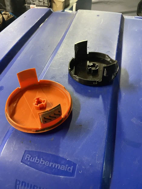 Nắp đầu cắt cước Black+Decker (String Trimmer Head Cap) - Image 1