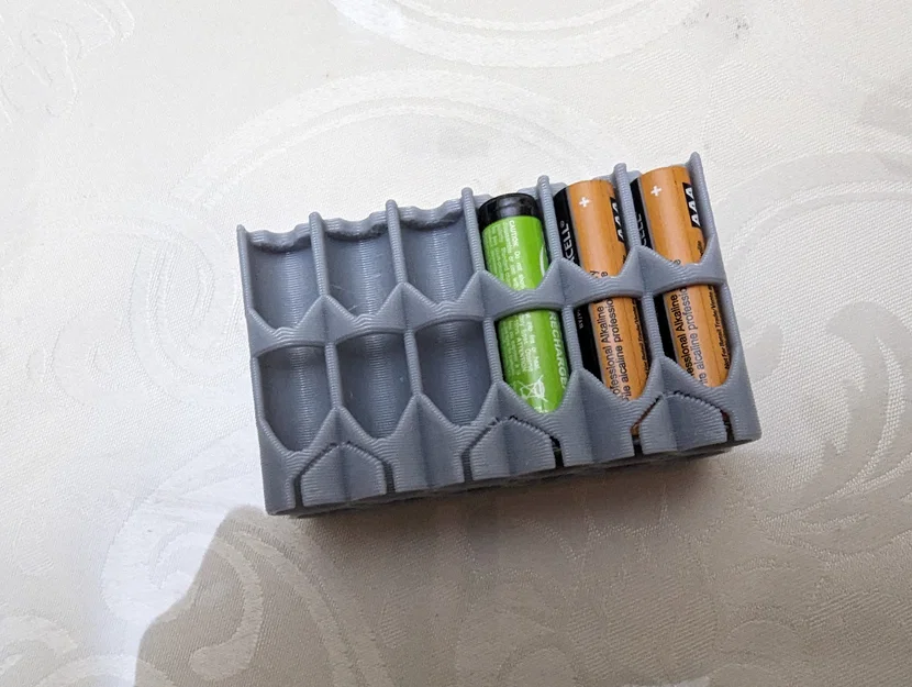 Khay đựng 12 viên pin AAA (12x AAA Battery Holder) in 3D cực tiện lợi - Image 1