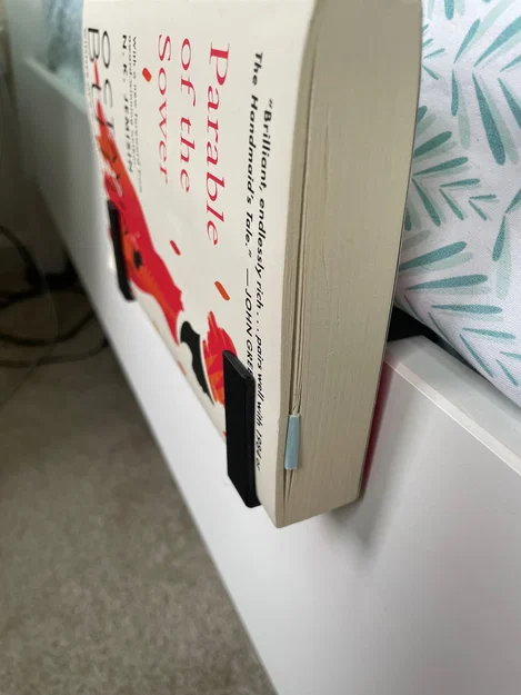 Giá đỡ sách treo cạnh giường (Bed side book stand) - Image 1