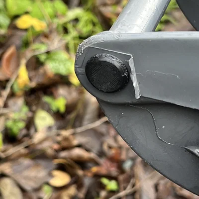 Chốt bản lề nắp thùng rác bánh xe (Wheelie bin hinge pin)
