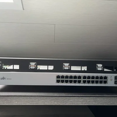 Giá đỡ bàn cho Server Rack (10"/19") – Server Rack Desk stand