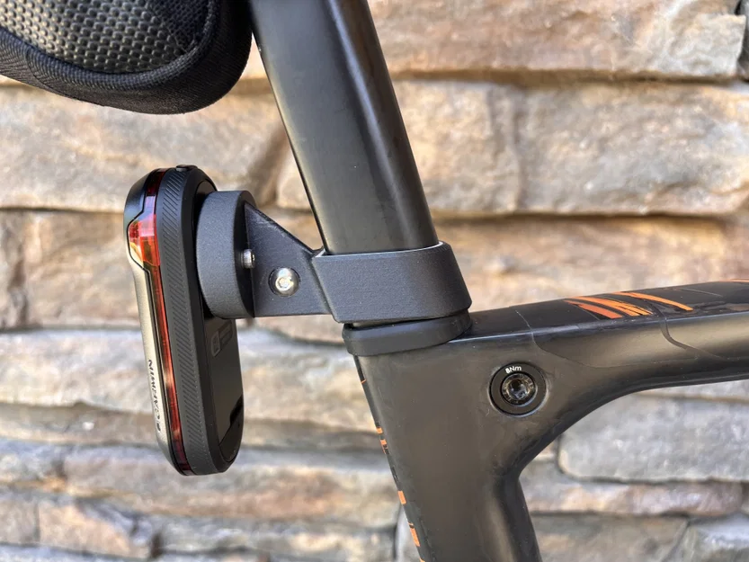 Mount cọc yên D cho Varia RTL515 (Varia RTL515 D Seat Post Mount) - Image 1