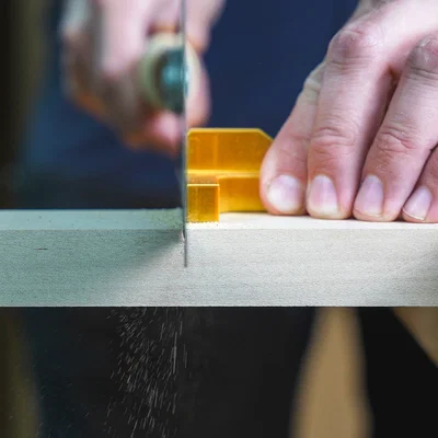 Dụng cụ hỗ trợ cưa gỗ góc 90 độ (Magnetic Saw Guide) in 3D