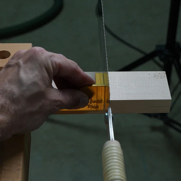 Dụng cụ hỗ trợ cưa gỗ góc 90 độ (Magnetic Saw Guide) in 3D - Image 2