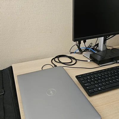 Dock Dựng Đứng Laptop (Upright Laptop Dock)