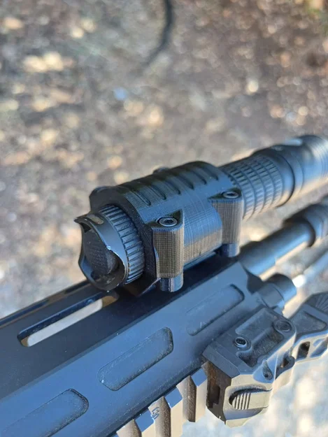Ngàm gắn đèn pin lên M-Lok rail (M-Lok rail flashlight attachment) - Image 3