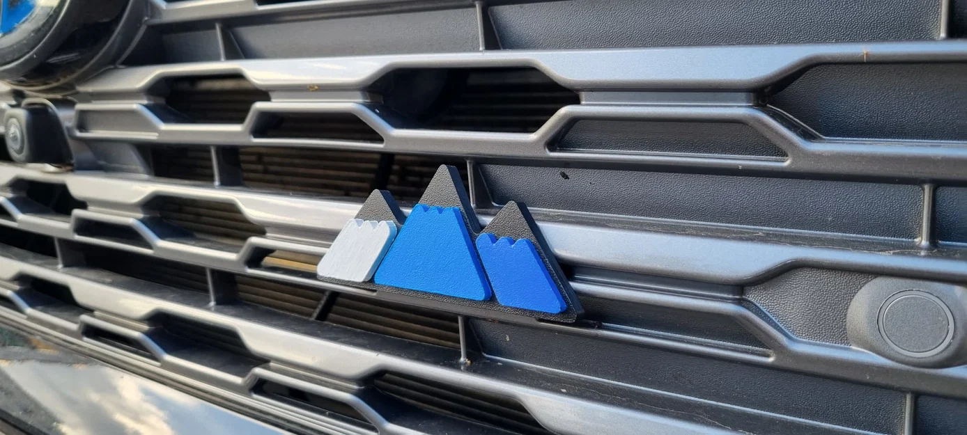 Huy hiệu lưới tản nhiệt Toyota hình núi (Toyota mountain grille badge) - Image 1