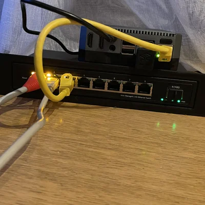 Giá đỡ rack 10" cho Horaco 2.5Gb Ethernet Switch