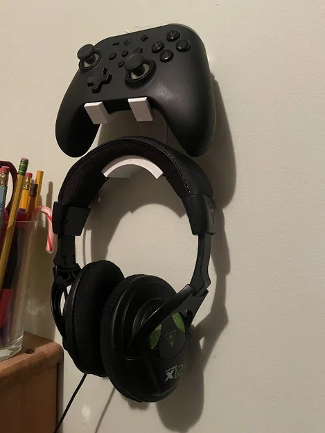 Giá treo tường tay cầm Xbox và tai nghe gaming gọn gàng - Image 1