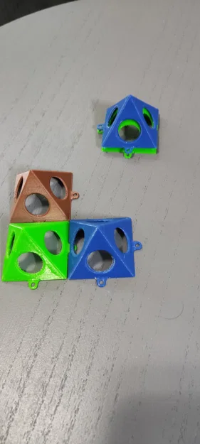 Bộ kim tự tháp hỗ trợ sơn mô hình (Paint Cones) tiện lợi - Image 1