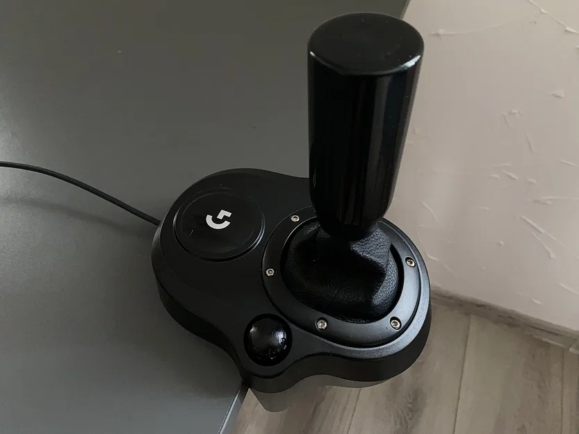 Núm số Logitech Gear Shifter + Adapter (SIM RACING) - Image 1