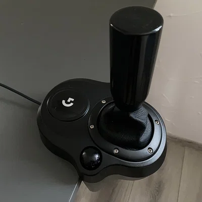 Núm số Logitech Gear Shifter + Adapter (SIM RACING)