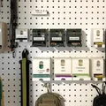 Khay pin gắn pegboard (Battery trays for pegboard) - Thumbnail 1