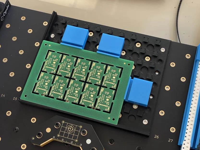 Gá PCB/Panel linh hoạt Menlu cho LumenPnP (Dovetail Slider Mount) - Image 1