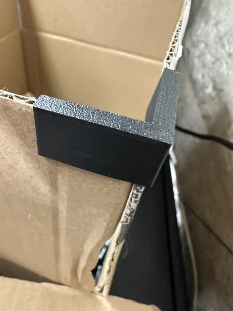 Kẹp góc gia cố hộp carton 3D - Giải pháp bảo vệ thùng hàng chắc chắn - Image 1