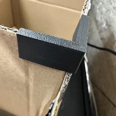 Kẹp góc gia cố hộp carton 3D - Giải pháp bảo vệ thùng hàng chắc chắn