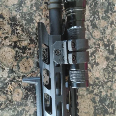 Giá đỡ đèn pin cho M-lok / Keymod