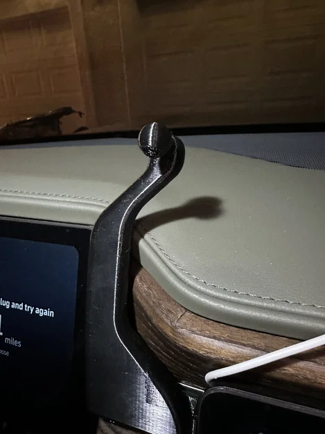 Giá đỡ điện thoại cho Rivian (Phone Mount for Rivian) - Image 2
