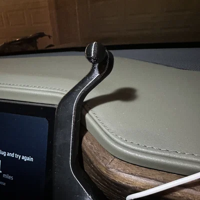 Giá đỡ điện thoại cho Rivian (Phone Mount for Rivian)