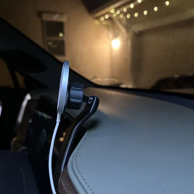 Giá đỡ điện thoại cho Rivian (Phone Mount for Rivian)