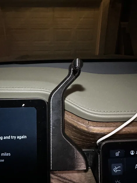 Giá đỡ điện thoại cho Rivian (Phone Mount for Rivian) - Image 4