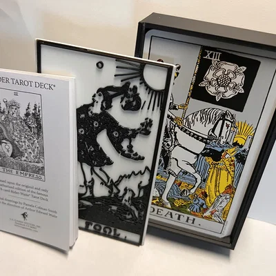Hộp Tarot Rider Waite – The Fool (Lithograph Style) kèm nắp khoét