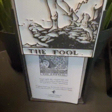 Hộp Tarot Rider Waite – The Fool (Lithograph Style) kèm nắp khoét