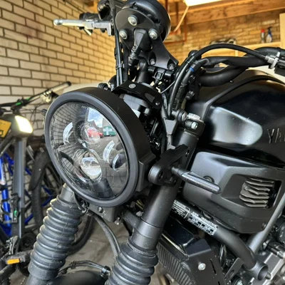 Pát gắn đèn pha 7 inch cho Yamaha XSR 700