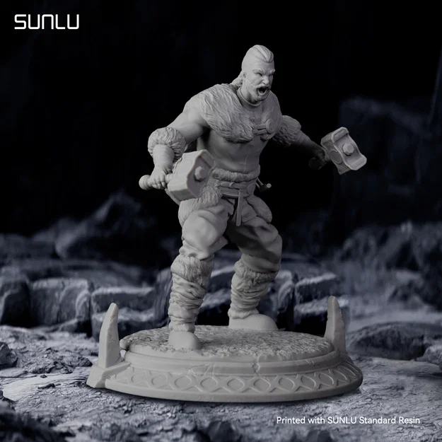 Viking_pose01_SUNLU – Mô hình Viking cầm búa in resin - Image 2