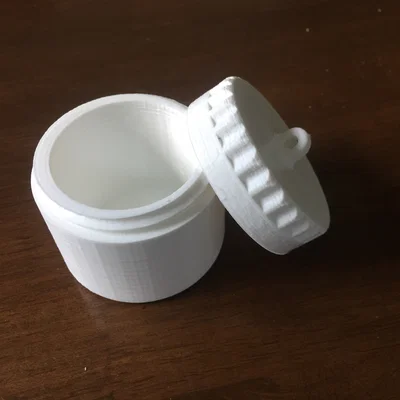 Hộp đựng thuốc mini in 3D có móc treo tiện lợi