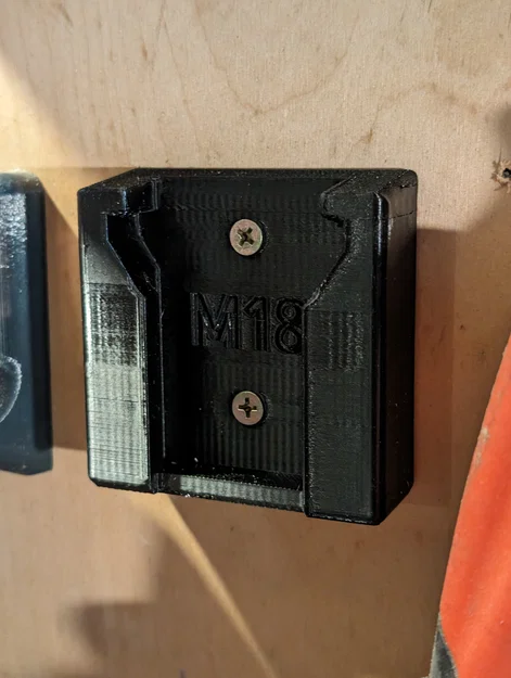 Giá treo pin Milwaukee M18 (Milwaukee M18 Battery Mount) - Image 3