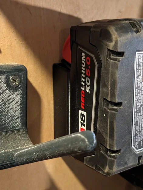 Giá treo pin Milwaukee M18 (Milwaukee M18 Battery Mount) - Image 4