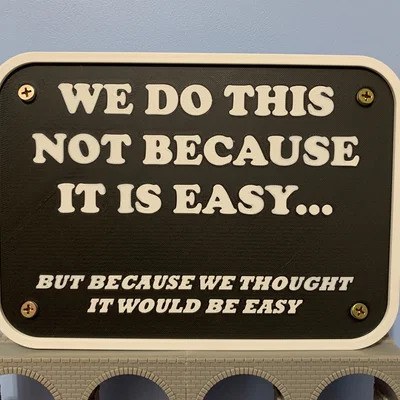 Bảng “We do this...” thêm ngàm bắt vít (Screw Mounting)