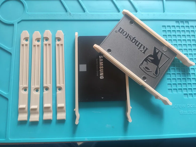 Khay 4 Ổ 2.5 Inch (4 2.5 Drive Bay) - Image 2