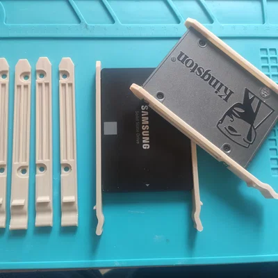 Khay 4 Ổ 2.5 Inch (4 2.5 Drive Bay)