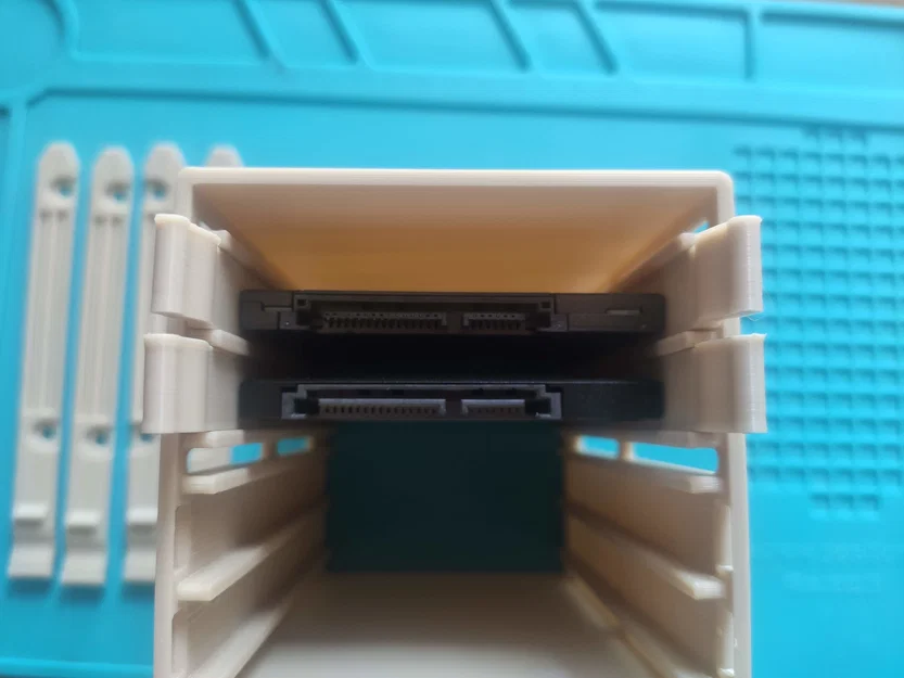 Khay 4 Ổ 2.5 Inch (4 2.5 Drive Bay) - Image 6