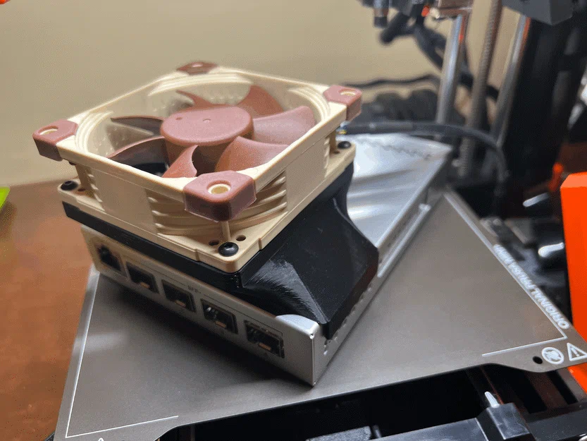 Giá gắn quạt 80mm snap-on cho MikroTik CRS305 - Image 1
