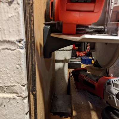 Giá treo máy cưa Milwaukee M18 7 1/4" (Circular Saw Mount)