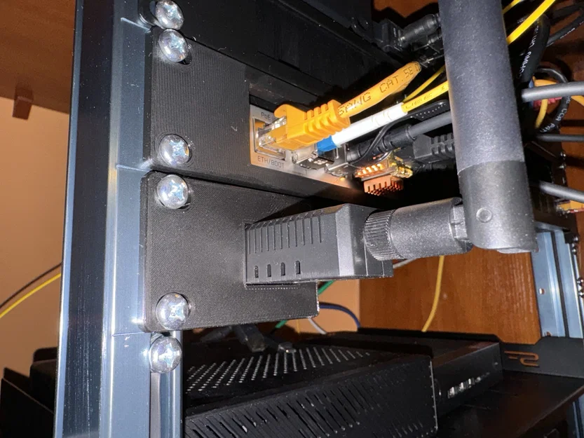 Giá đỡ gắn tủ rack cho bộ điều khiển Zigbee SMLIGHT SLZB-06 - Image 2