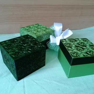 Hộp quà trang trí – 2 phiên bản (ornamental gift box - two variations)