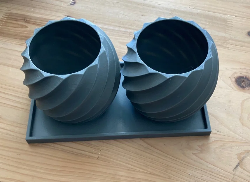 Planter #4 - Chậu xoắn (Twisted planter) - Image 2