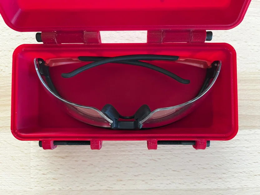 Hộp đựng kính bảo hộ Milwaukee Rugged Safety Glasses Case - Image 3