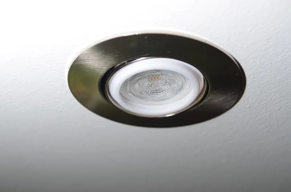 Đèn Mặt Trăng 100mm gắn trần cho bóng GU10 kèm vòng giữ - Image 2