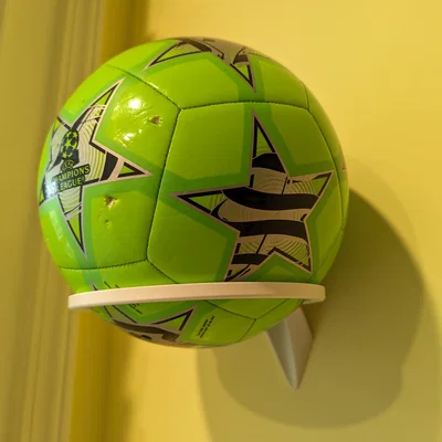 Giá treo bóng thể thao gắn tường cho bóng đá/bóng rổ/bóng chuyền