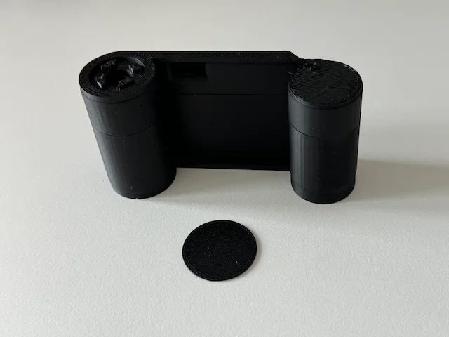 Adapter film Kodak 126 (35mm) cho Instamatic - Image 1