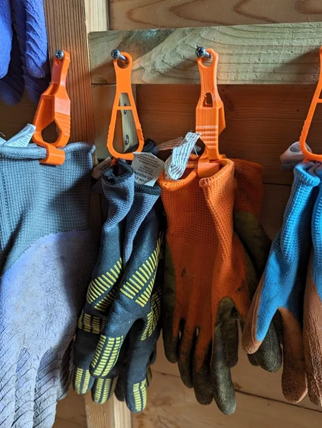 Kẹp treo găng tay (Gloves clip for hanging) - Image 2
