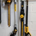 Giá treo tường cho Dewalt Pole Saw, Hedge Trimmer và Extension - Thumbnail 1