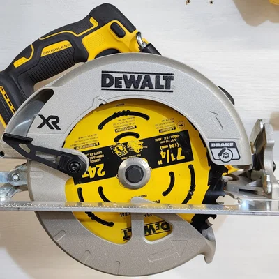 Giá treo tường ẩn cho cưa đĩa Dewalt 7 1/4 (Bản cập nhật)